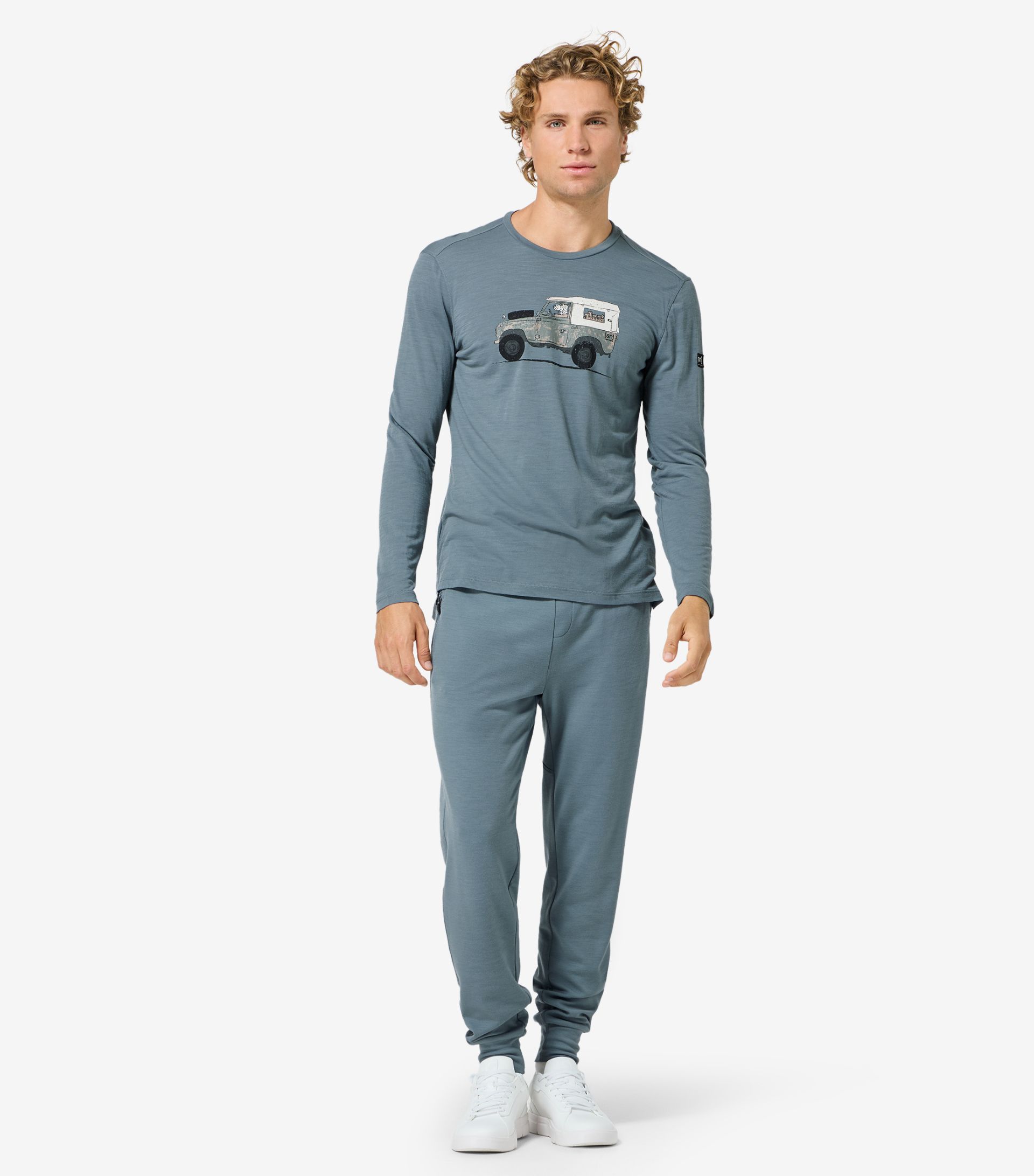 DOG EXCURSION LS