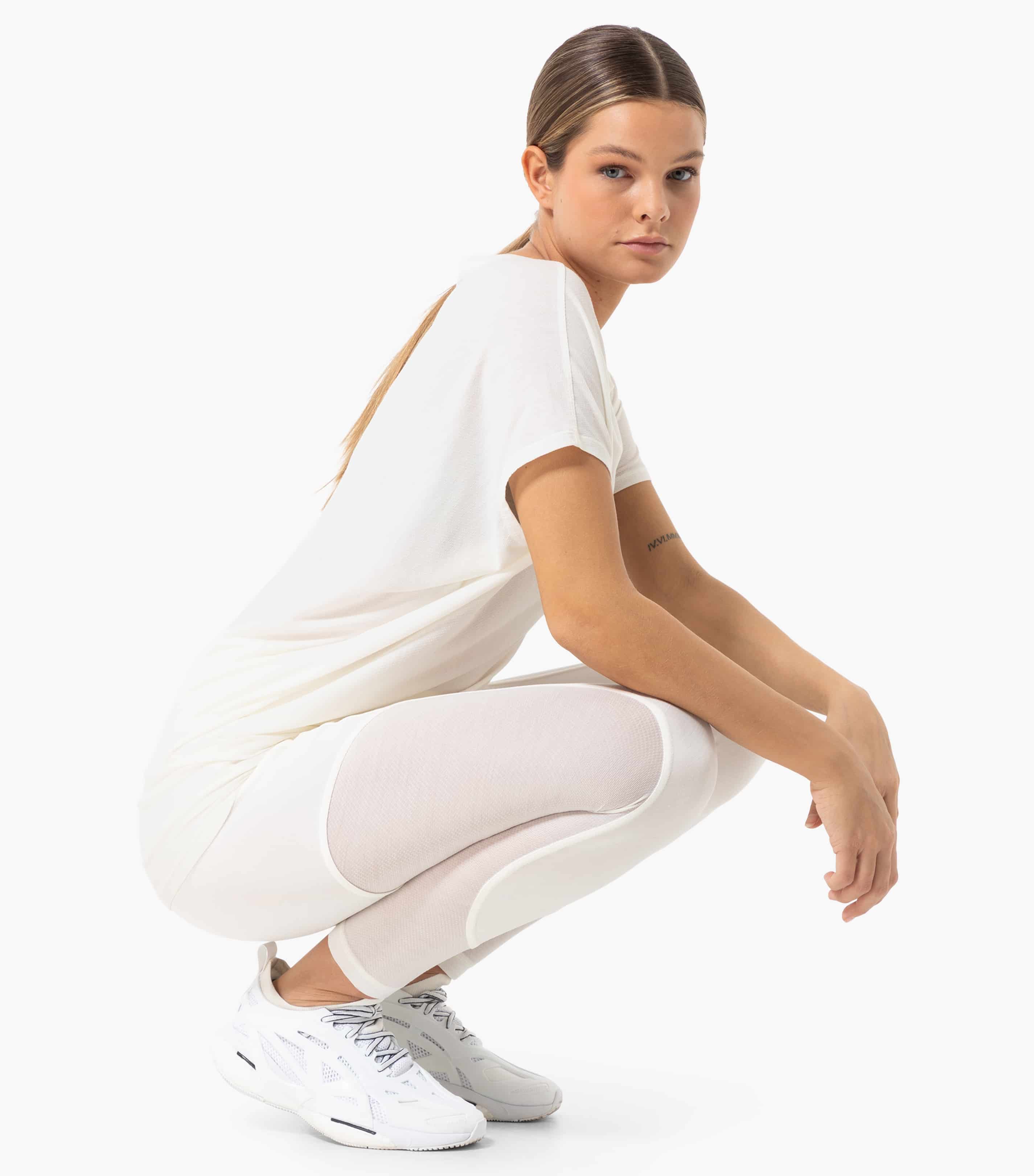LOOSE AIR TEE
