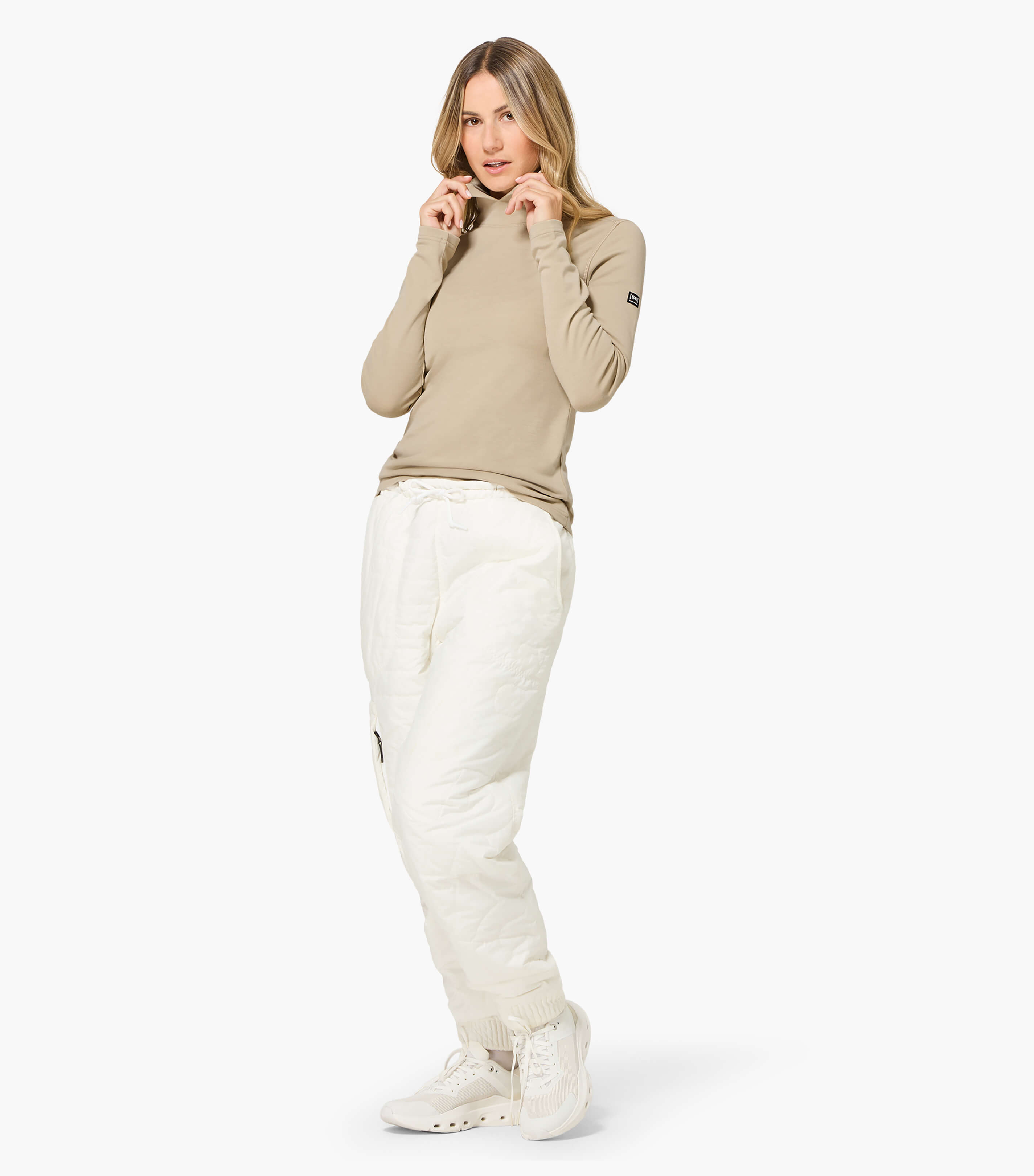 SPLIT BRUSH TURTLENECK