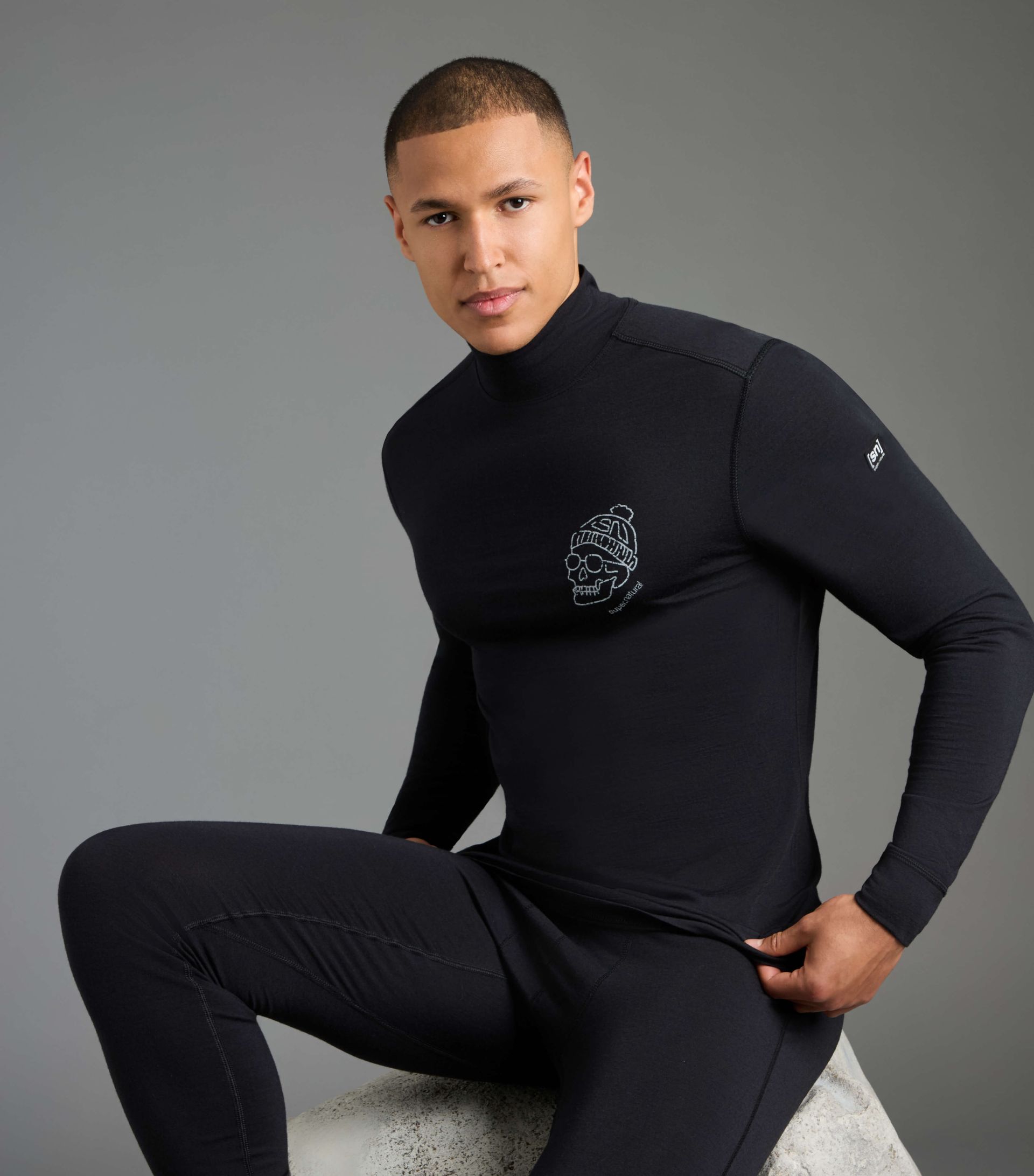 FROSTY ROLL NECK