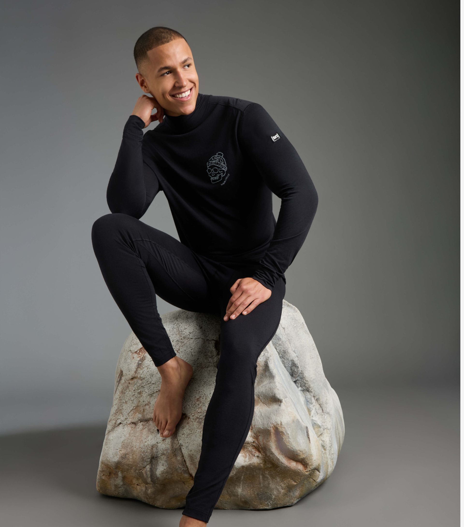 FROSTY ROLL NECK