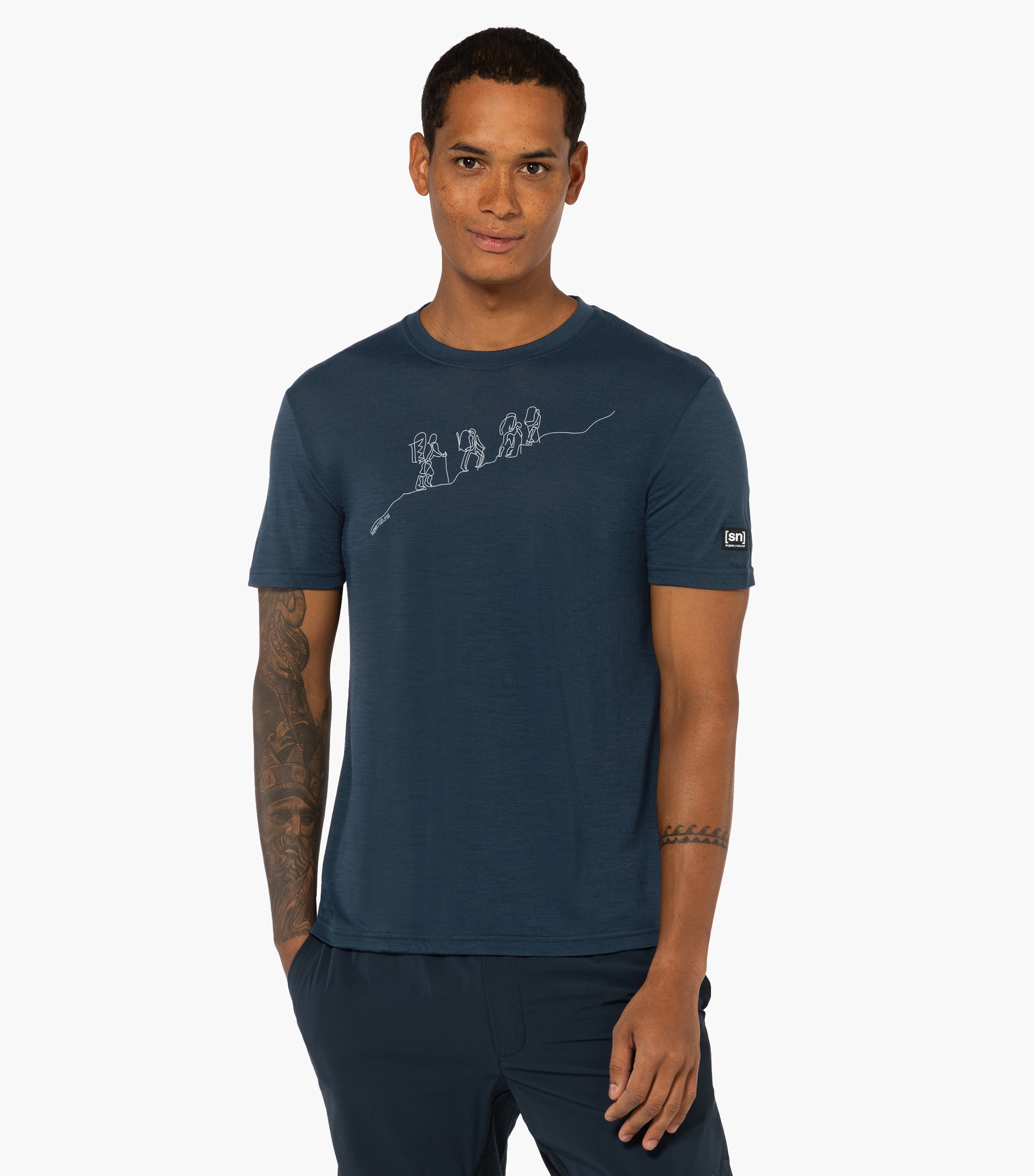 HIKING TEE