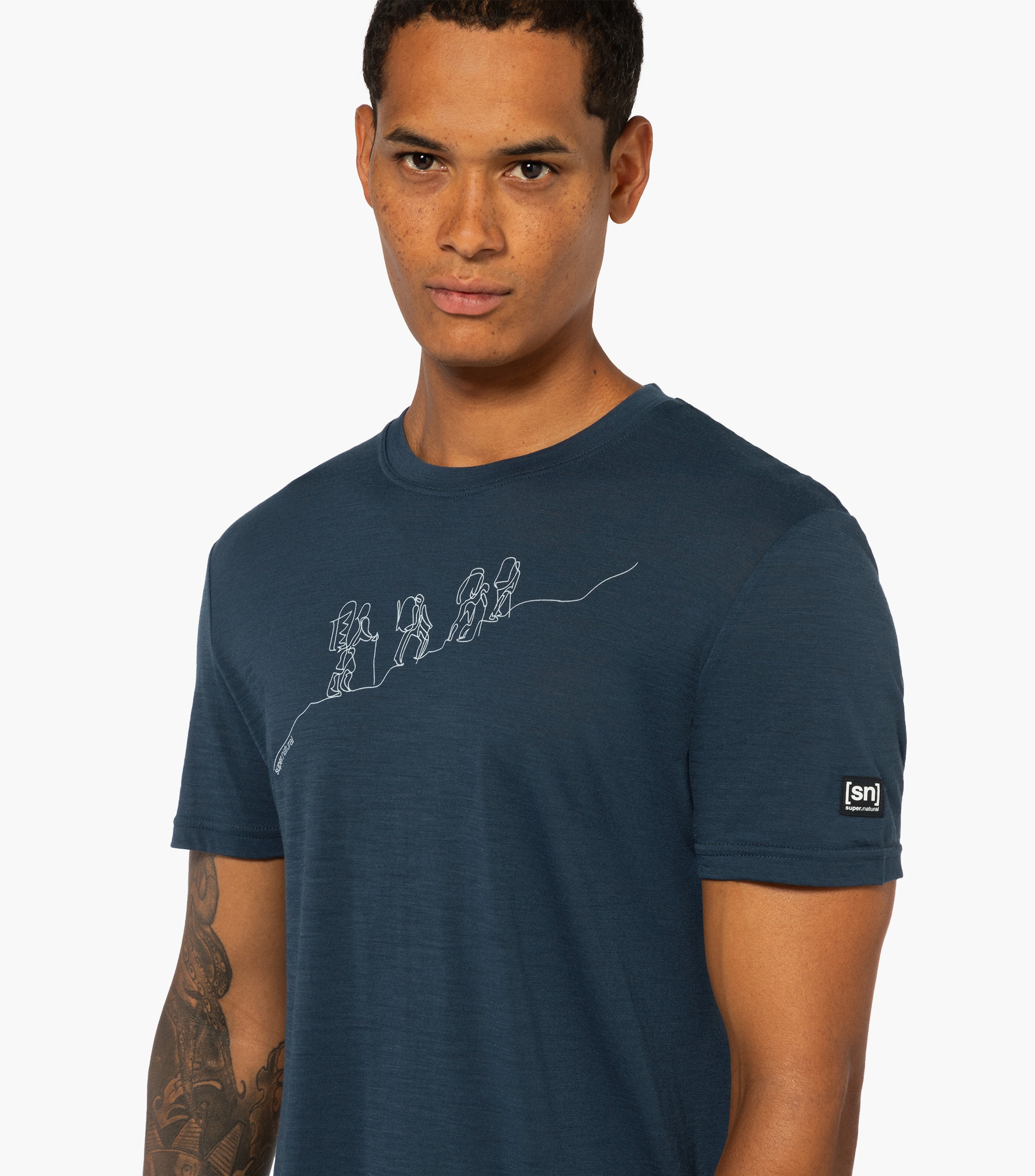HIKING TEE