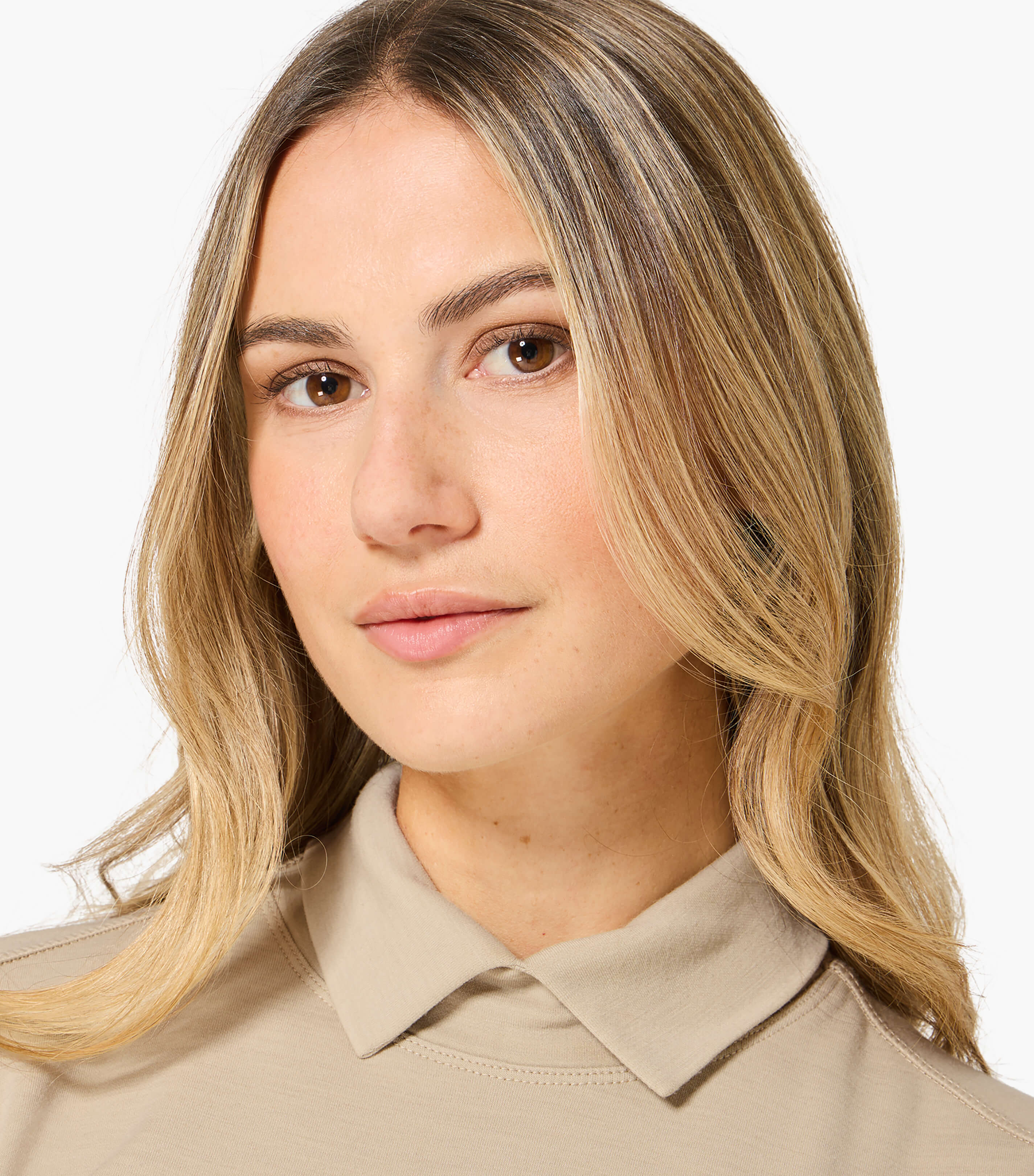 SPLIT BRUSH TURTLENECK