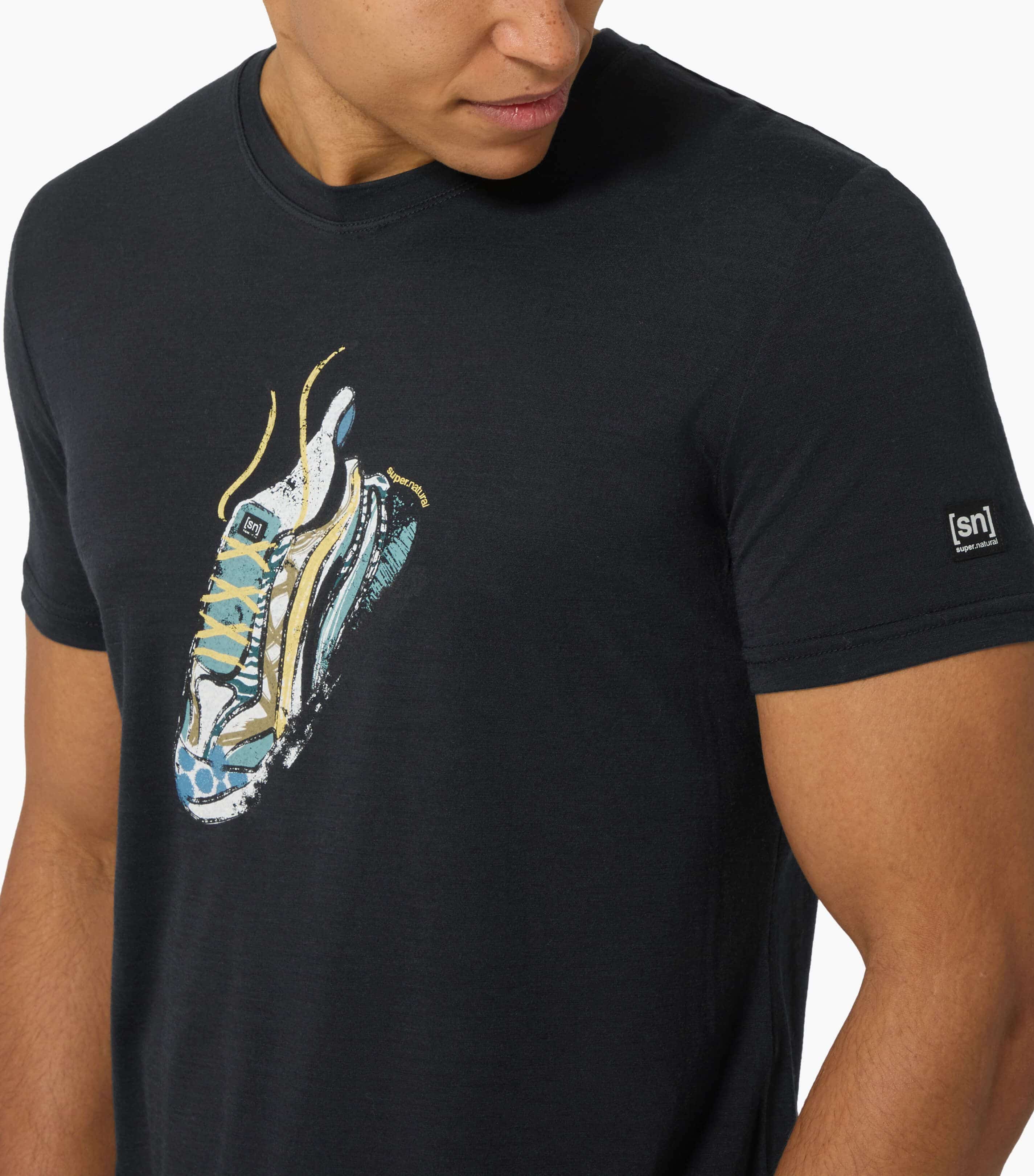 FLASHY SNEAKER TEE